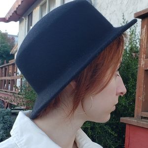 Black felted bowler hat